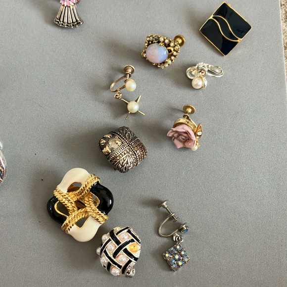 Lot of Clip-on/Screw-on Costume Earrings — 16 sets, 9 singles, 1 Beehive Watch - Picture 4 of 5